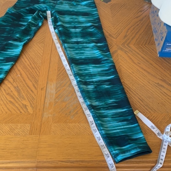 Old Navy workout  compression pants - Picture 10 of 10